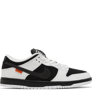 Nike SB Dunk Low TIGHTBOOTH
